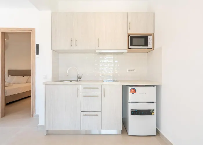 Crossrhodes * Pefki (Rhodes)