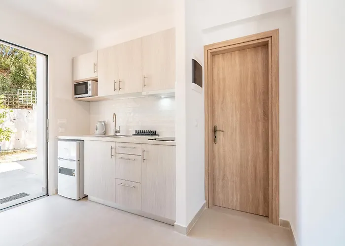 Crossrhodes Pefki (Rhodes)