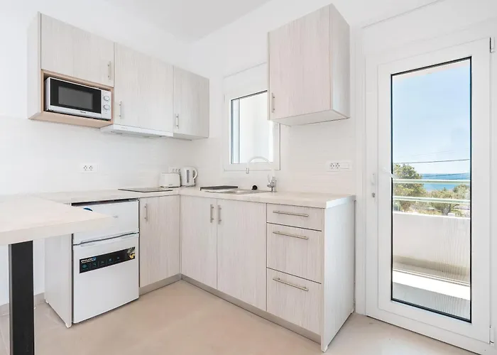 Crossrhodes * Pefki (Rhodes)